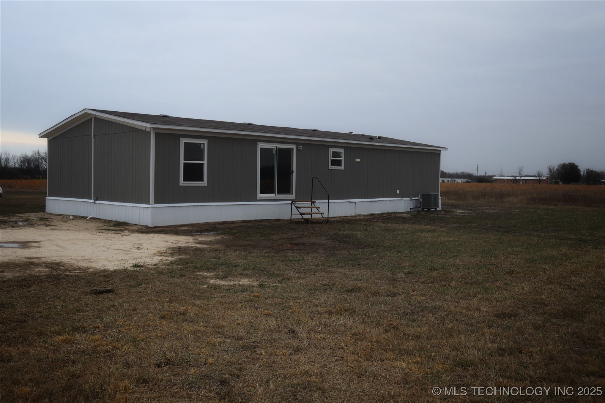 16130 Harper Lane Property Photo 7