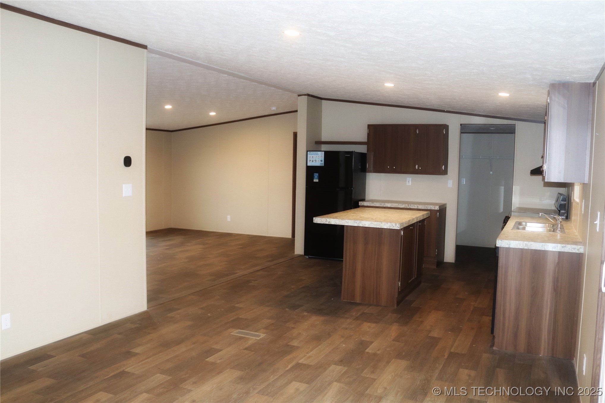 16130 Harper Lane Property Photo 11