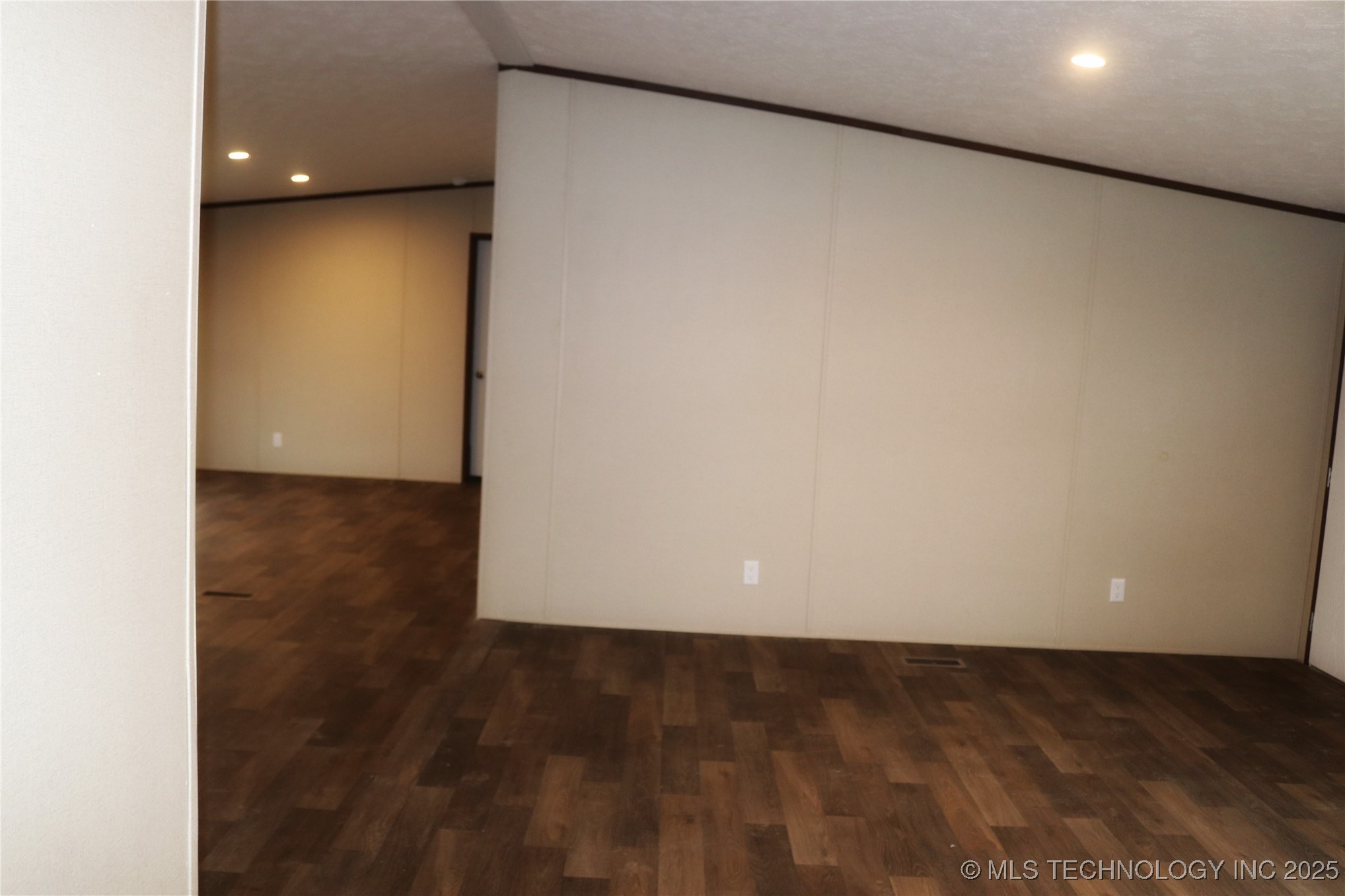 16130 Harper Lane Property Photo 13