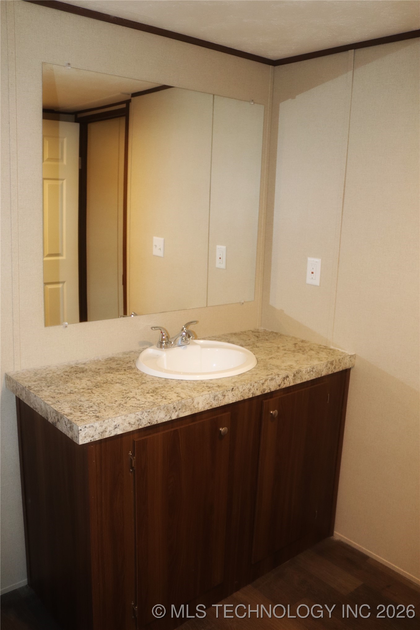 16130 Harper Lane Property Photo 14