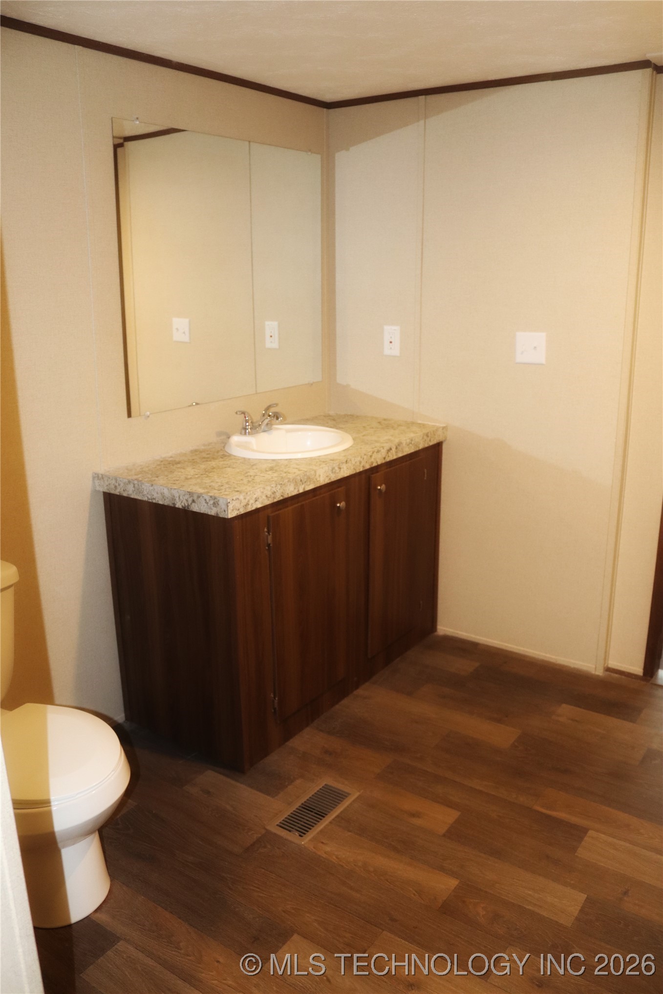 16130 Harper Lane Property Photo 17