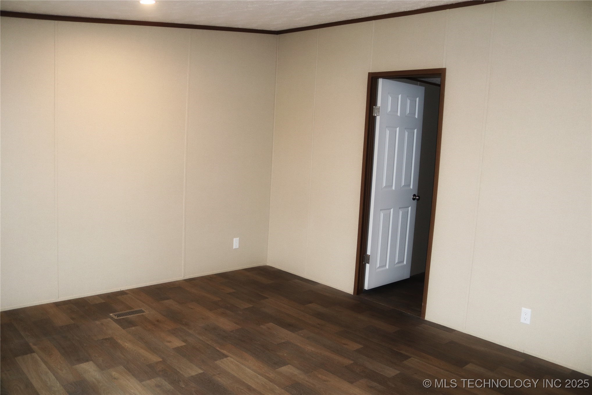 16130 Harper Lane Property Photo 21