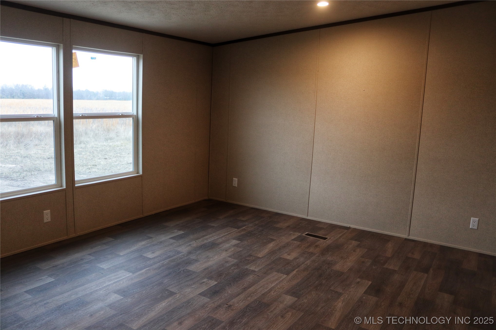 16130 Harper Lane Property Photo 23