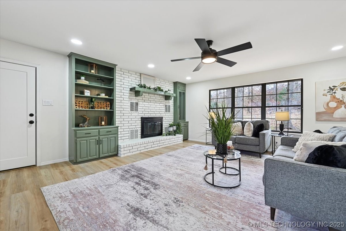 16561 N 56th West Avenue Property Photo 8