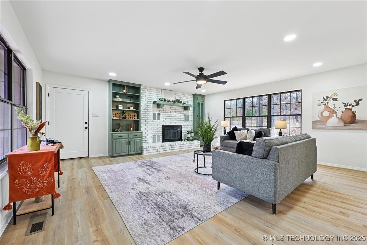 16561 N 56th West Avenue Property Photo 9