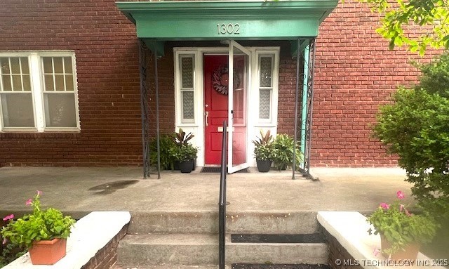 1302 S Elwood Avenue Property Photo 10