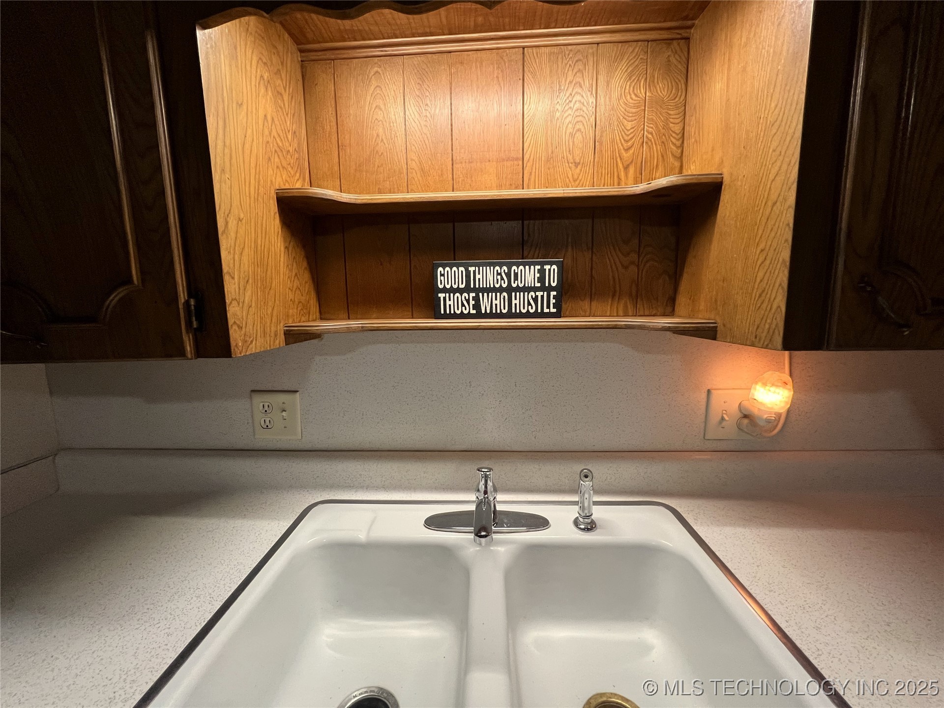 1302 S Elwood Avenue Property Photo 20