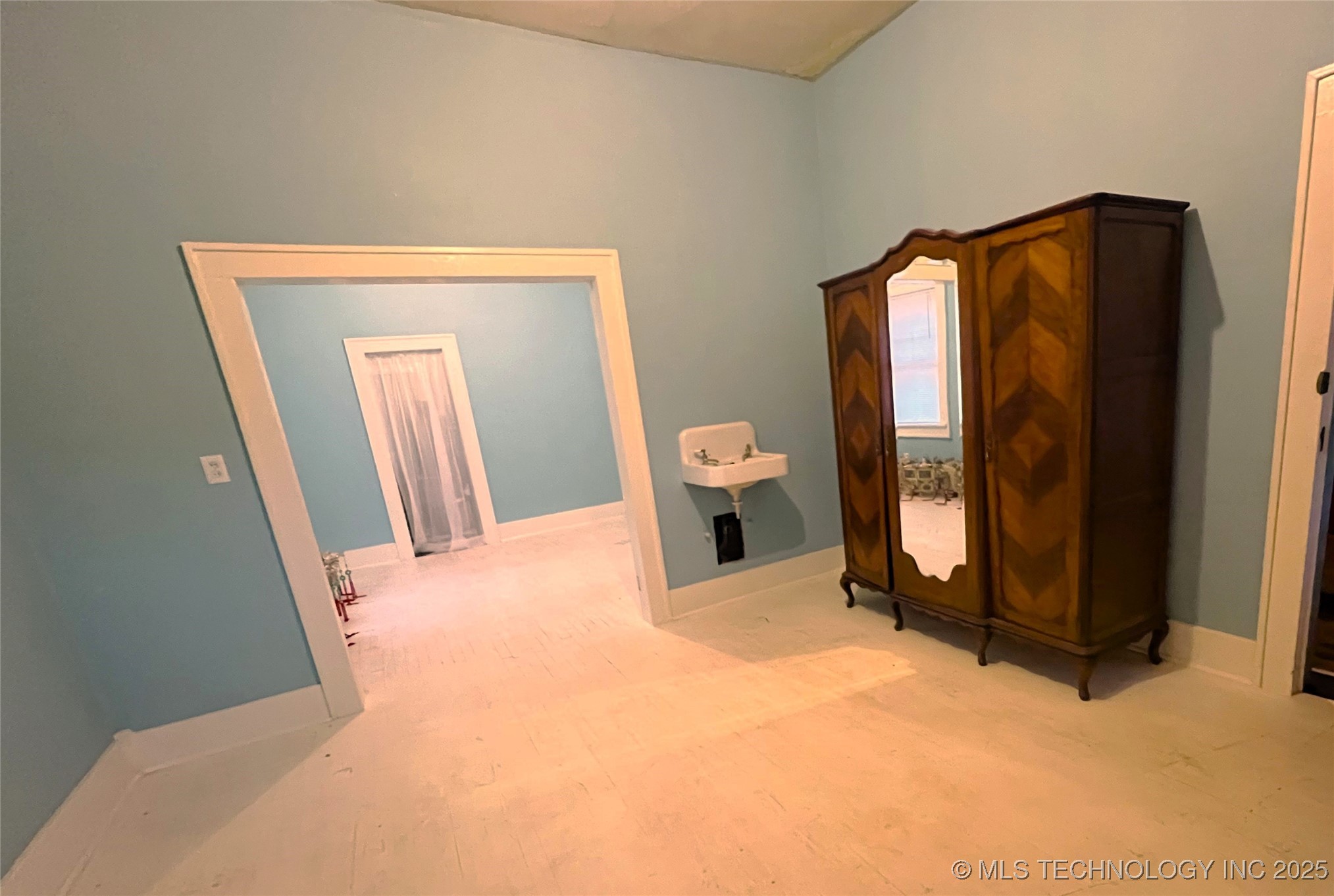 1302 S Elwood Avenue Property Photo 31