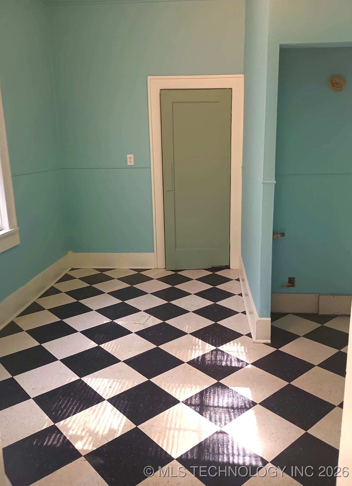 1302 S Elwood Avenue Property Photo 35