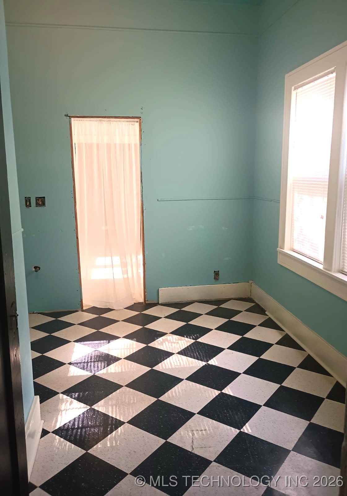 1302 S Elwood Avenue Property Photo 38