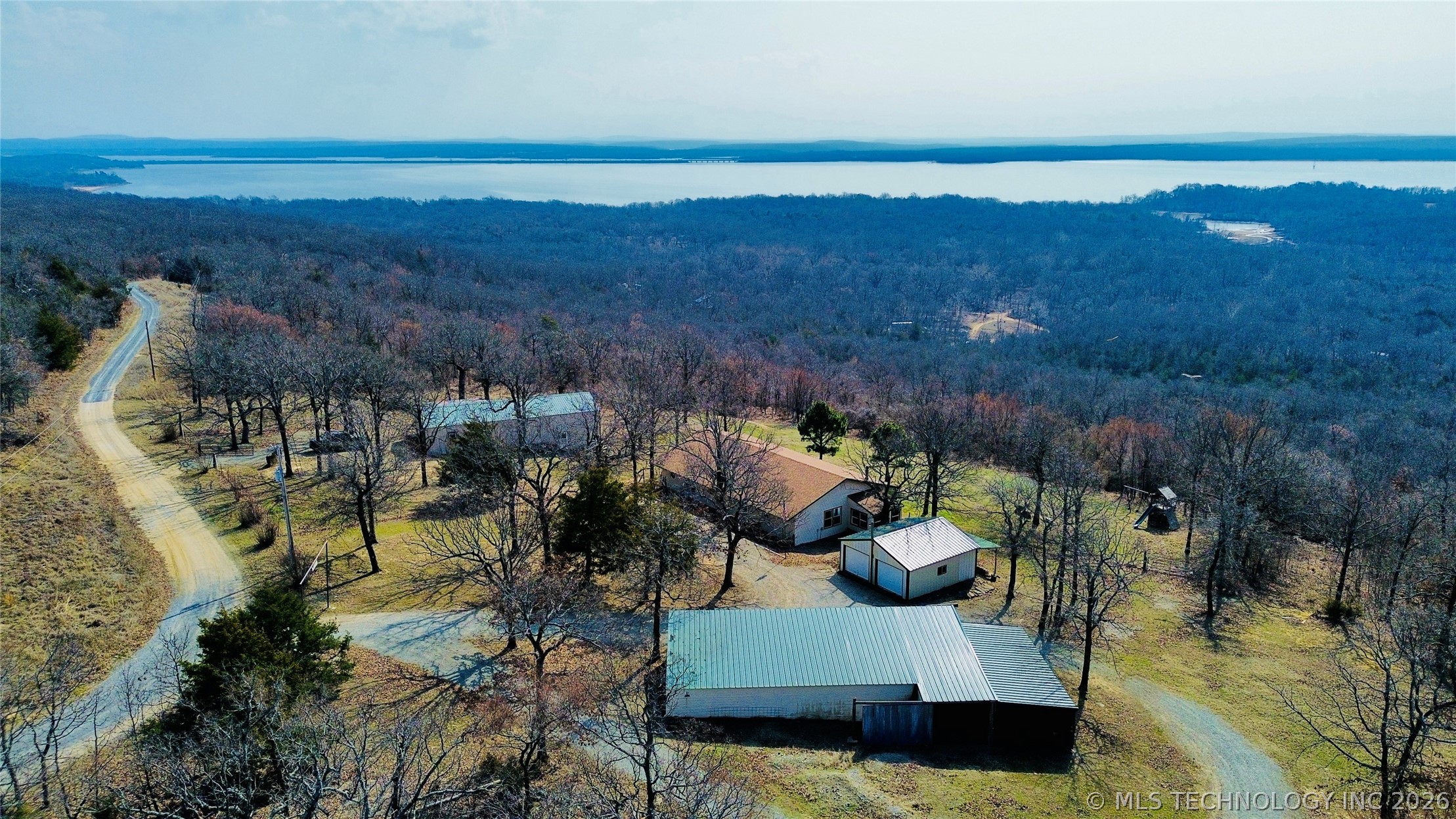 413804 E 1212 Road Property Photo 2