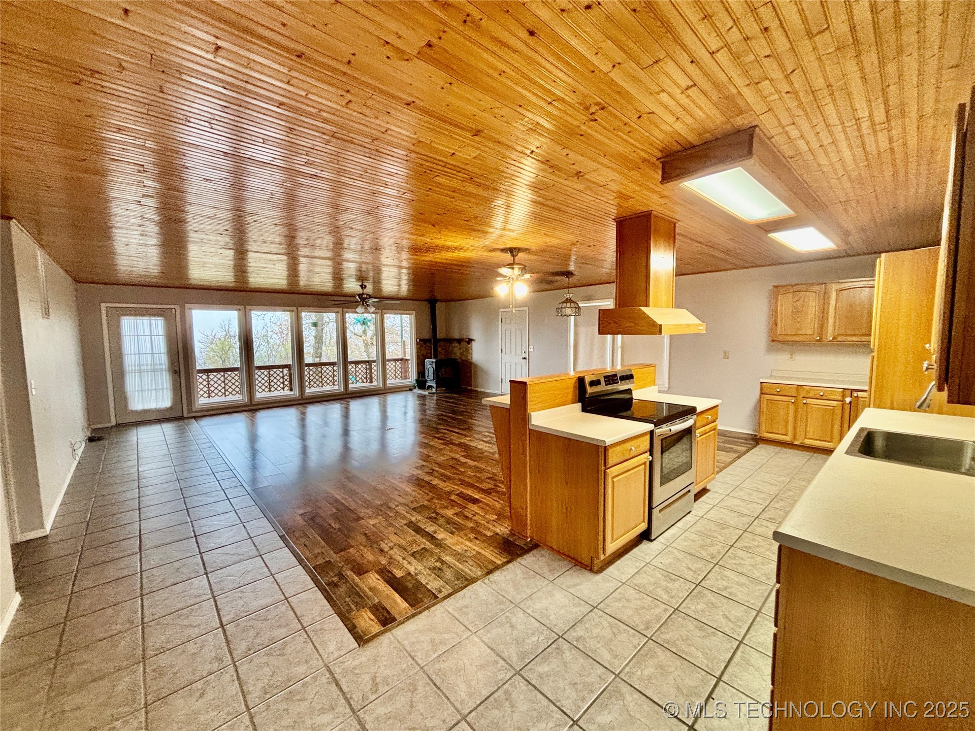 413804 E 1212 Road Property Photo 15