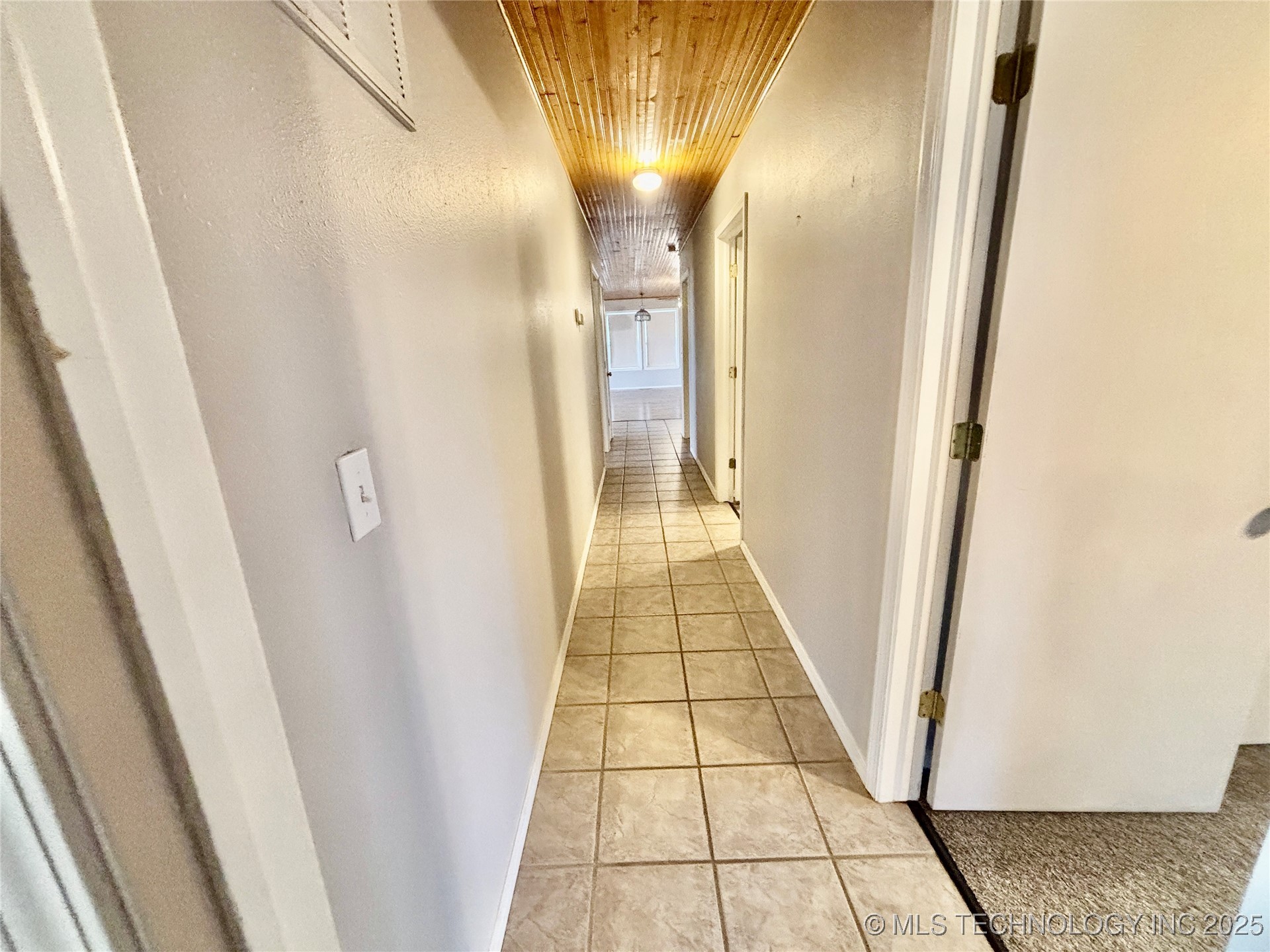 413804 E 1212 Road Property Photo 21