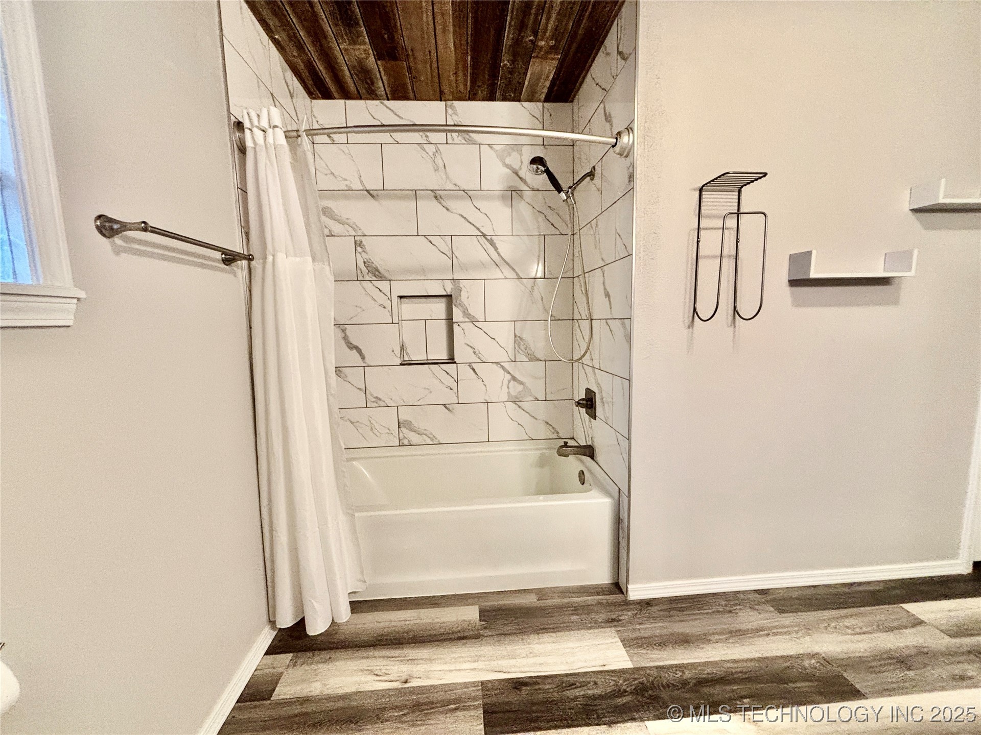 413804 E 1212 Road Property Photo 24