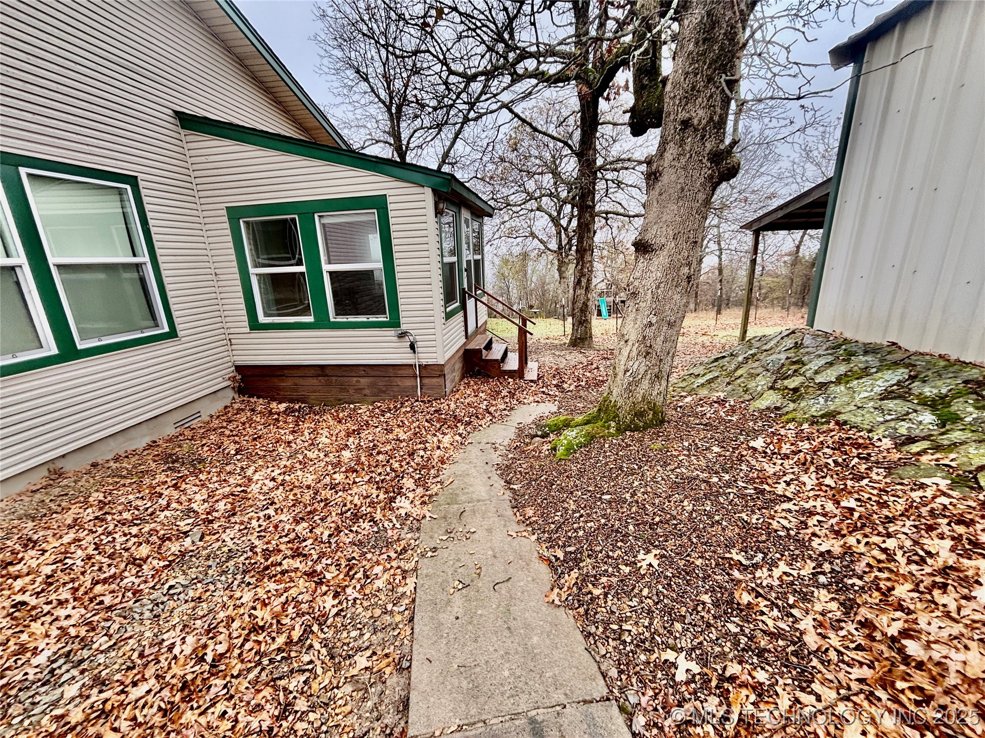 413804 E 1212 Road Property Photo 44