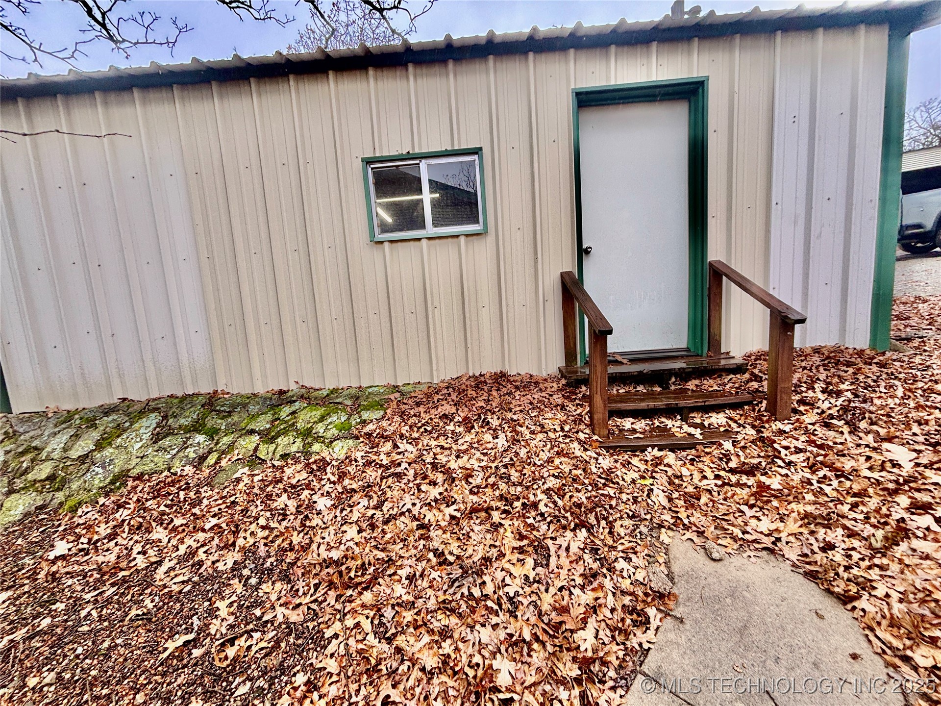 413804 E 1212 Road Property Photo 45