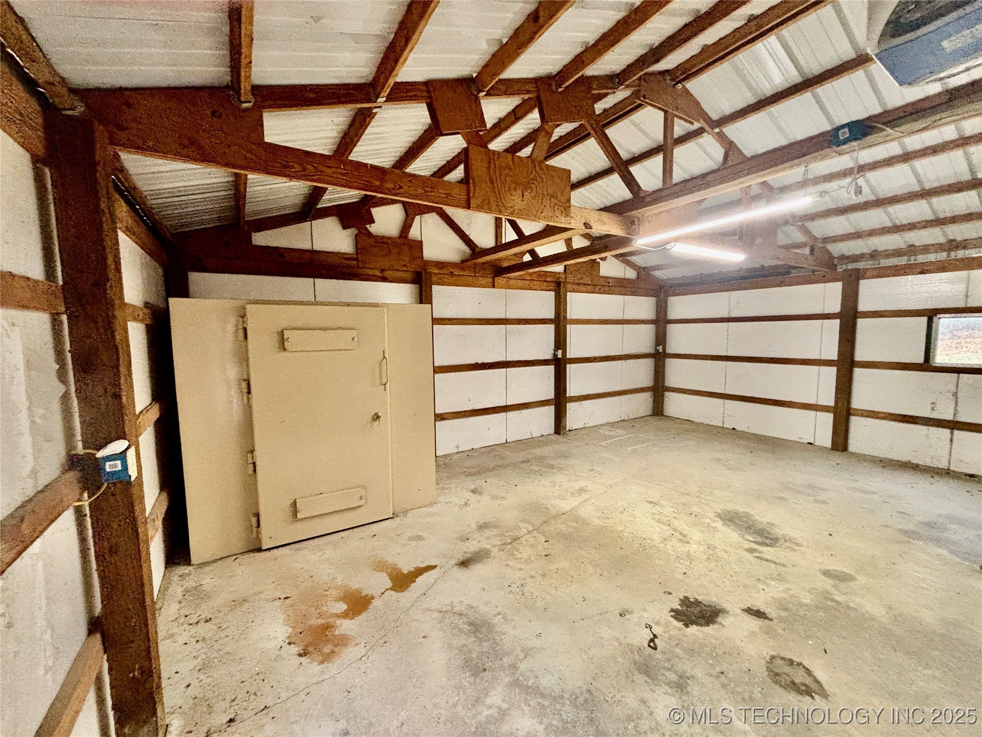 413804 E 1212 Road Property Photo 48