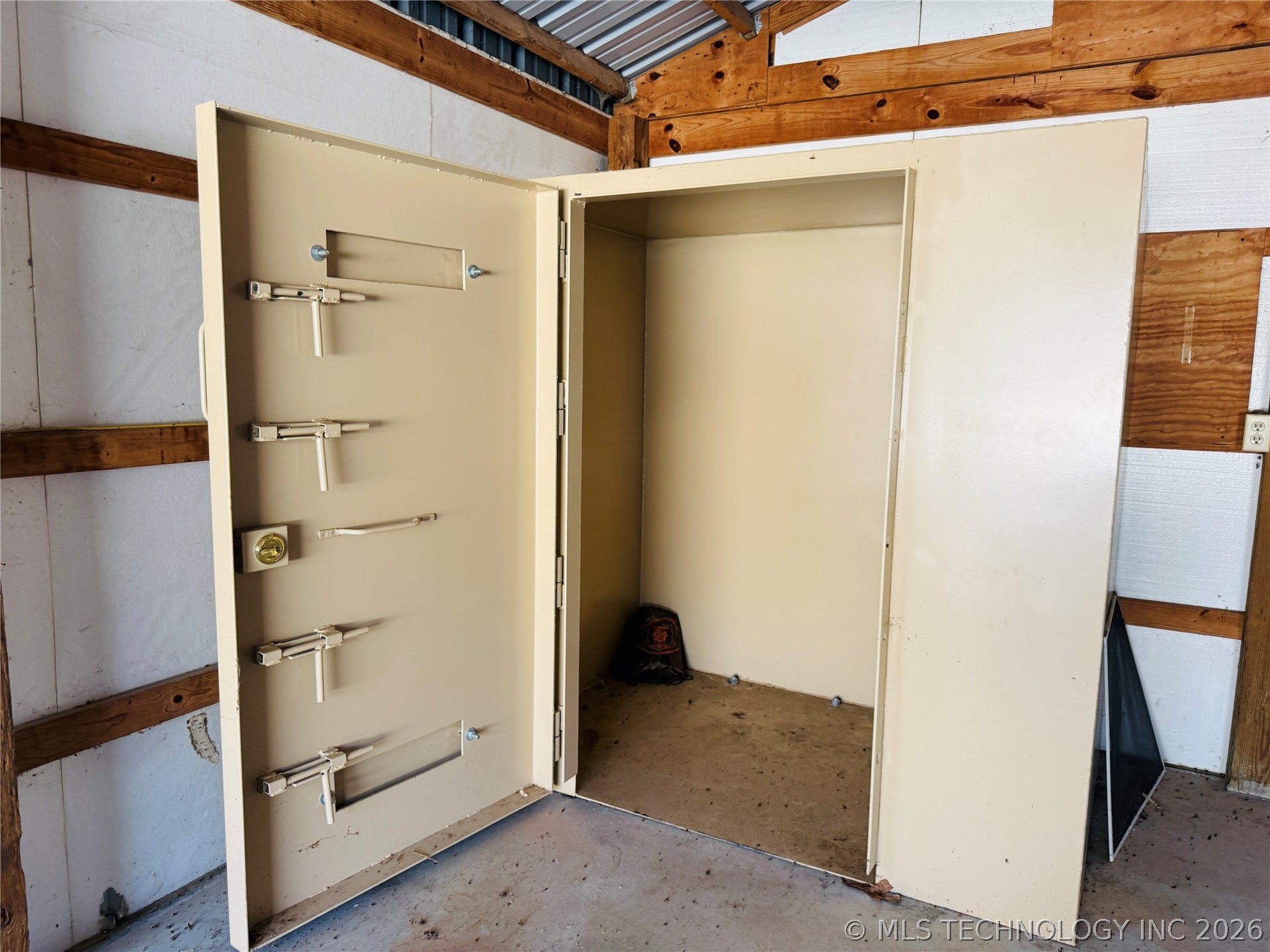 413804 E 1212 Road Property Photo 49