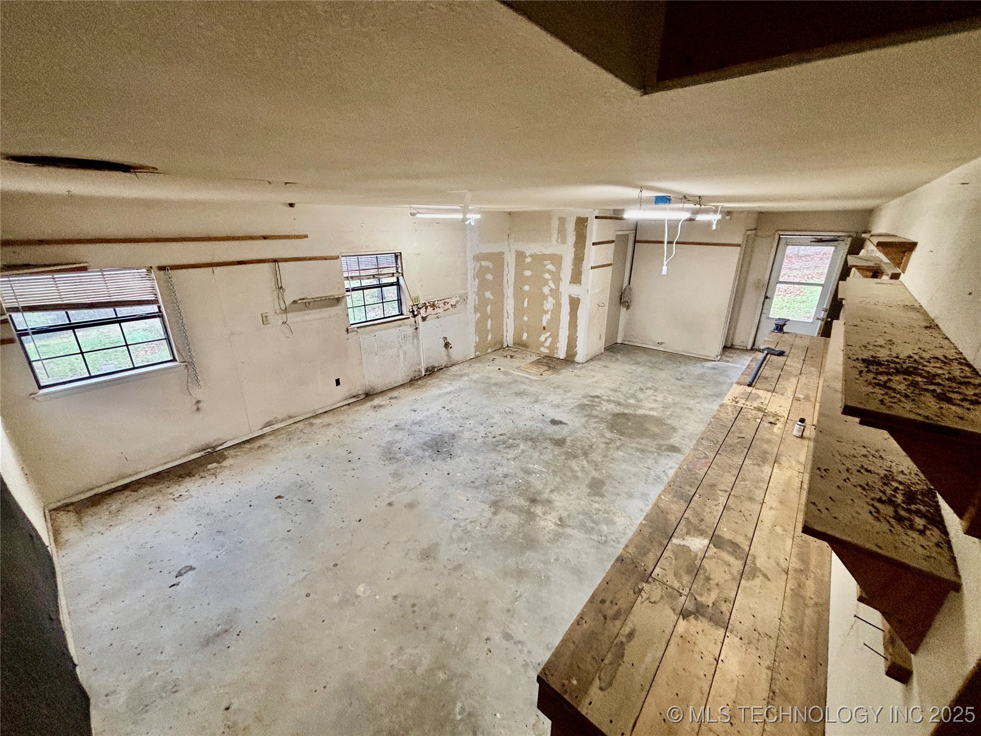 413804 E 1212 Road Property Photo 53