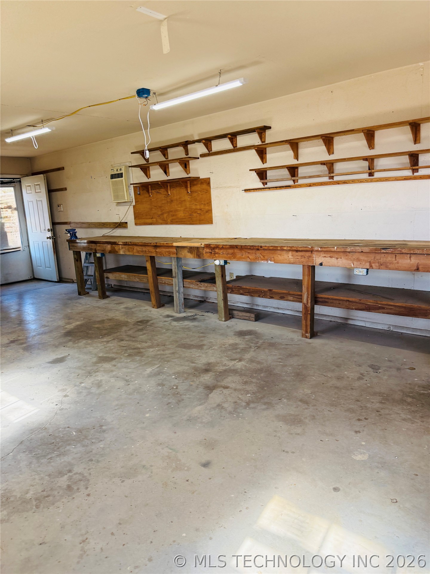 413804 E 1212 Road Property Photo 54