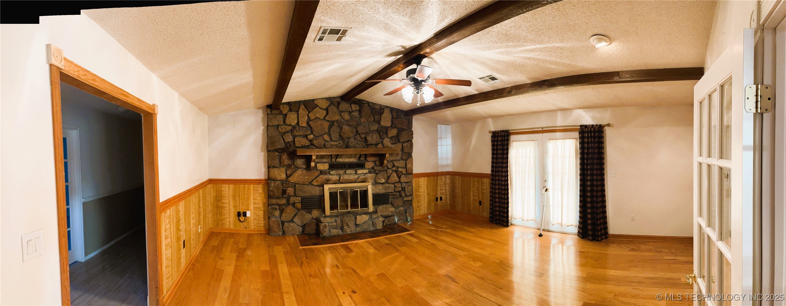 1230 Se 2nd Court Property Photo 9