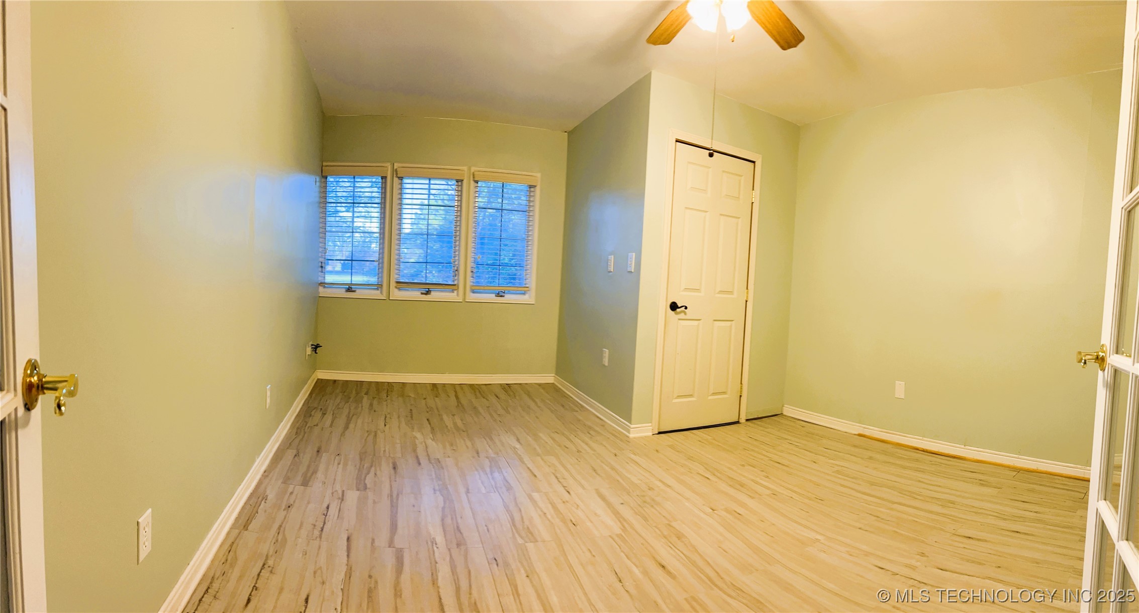 1230 Se 2nd Court Property Photo 12