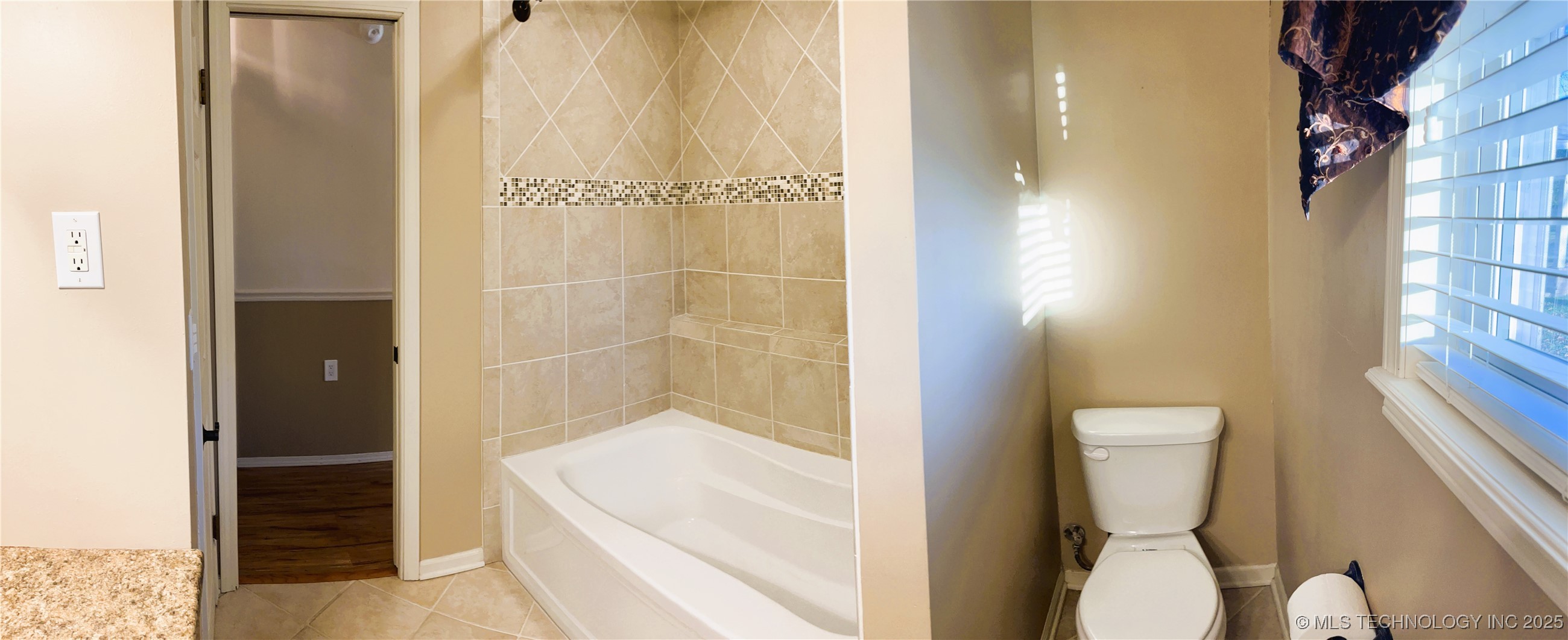 1230 Se 2nd Court Property Photo 16