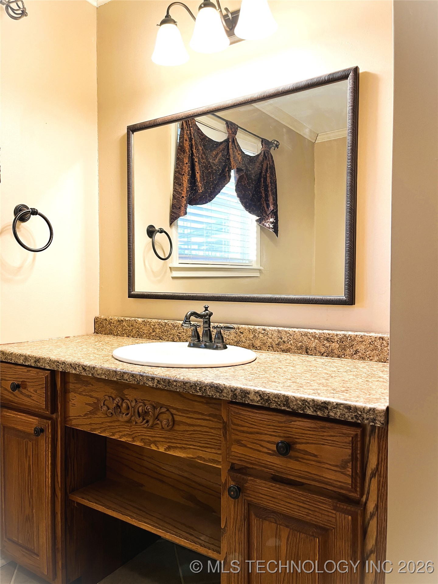 1230 Se 2nd Court Property Photo 18