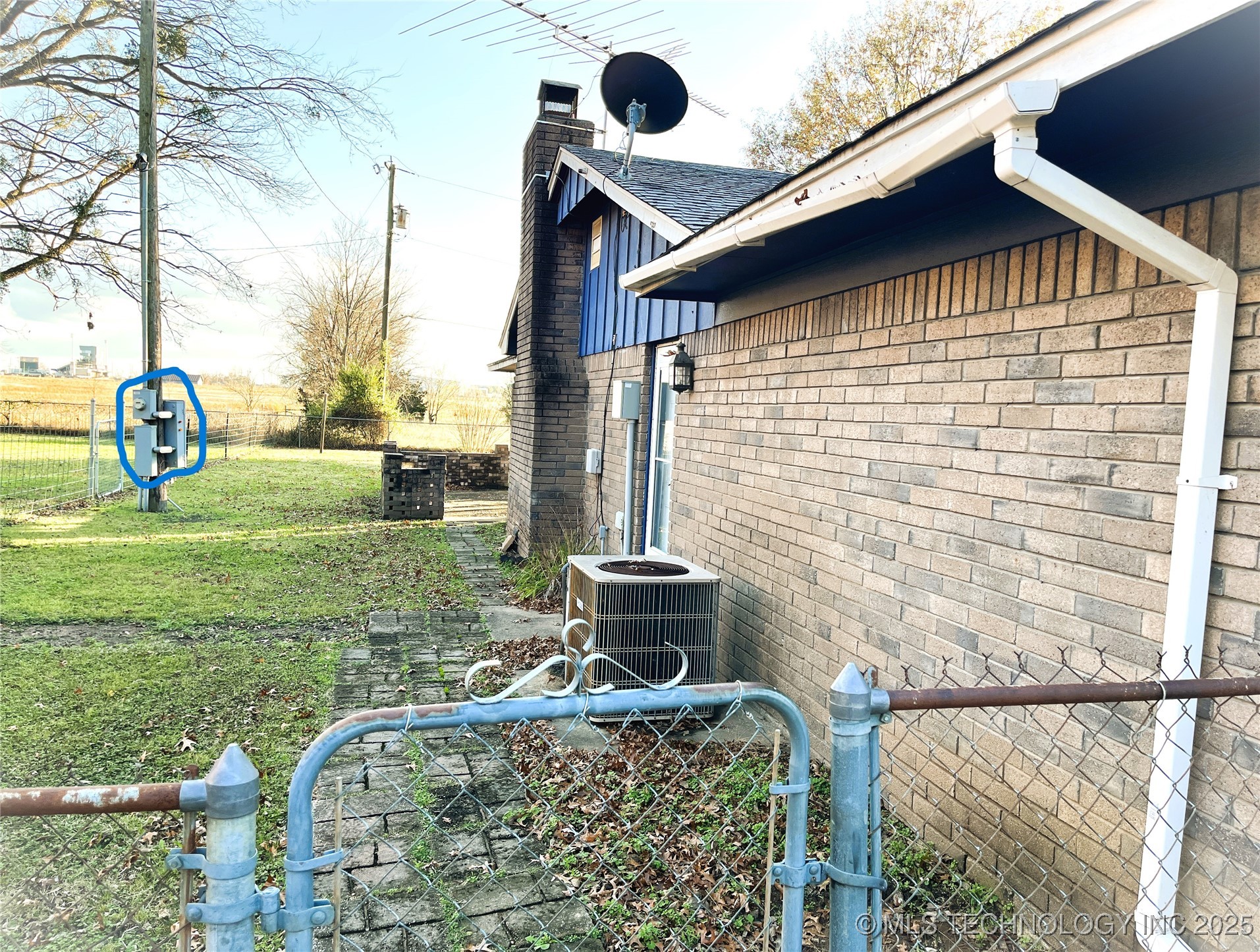 1230 Se 2nd Court Property Photo 30