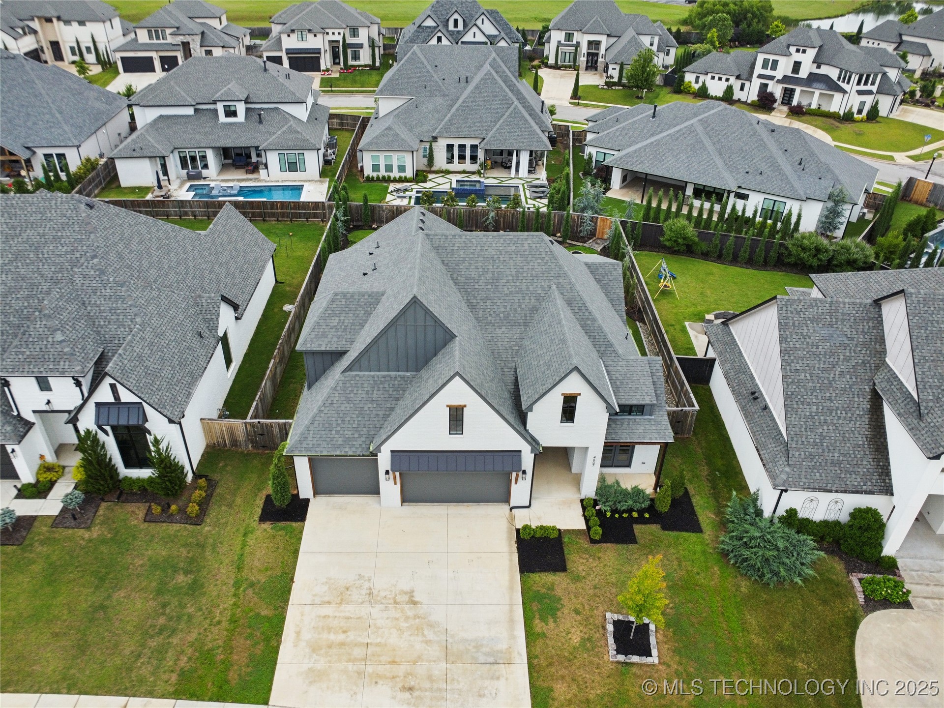 4607 S Retana Place Property Photo 4