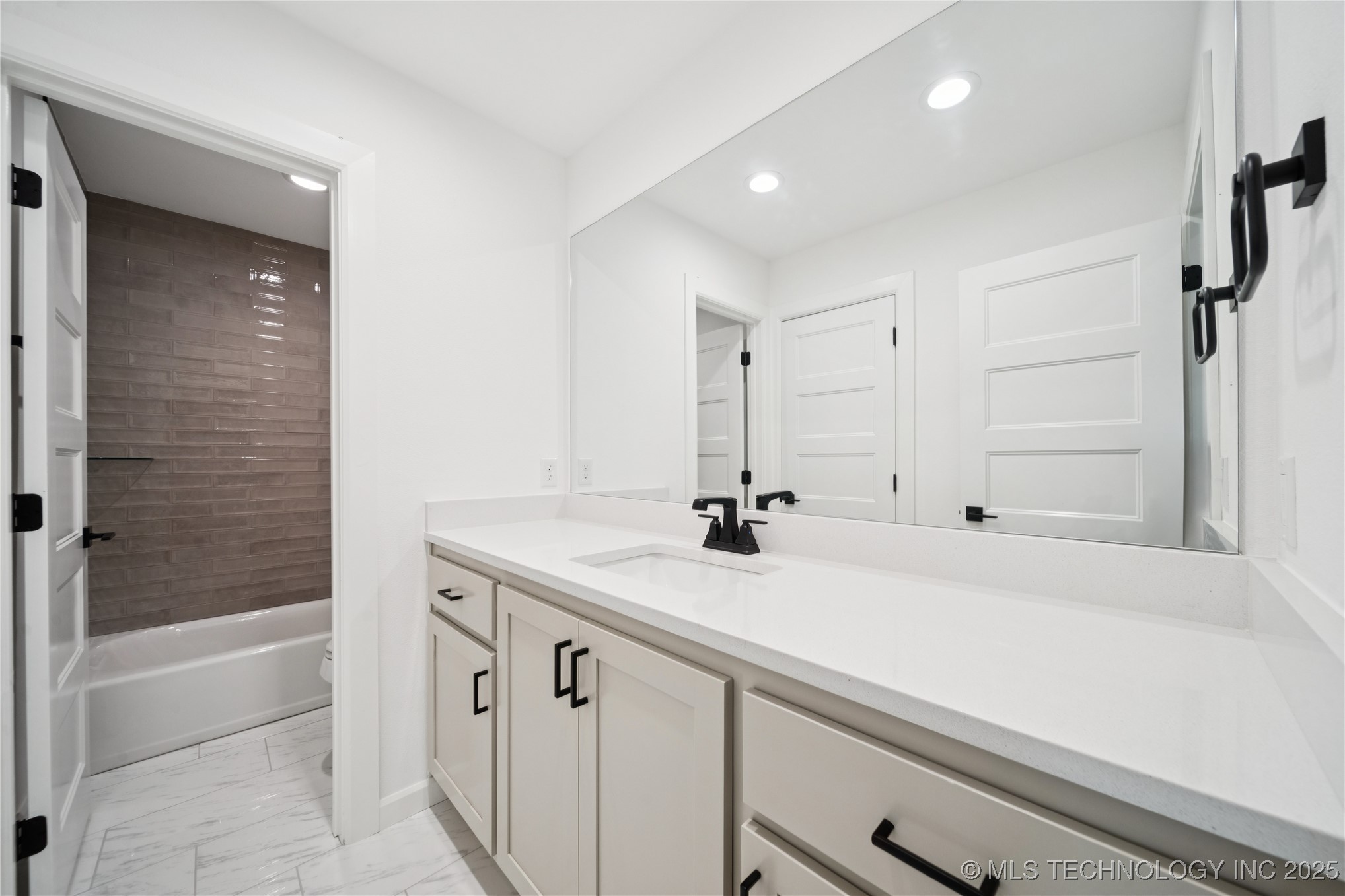 4607 S Retana Place Property Photo 33