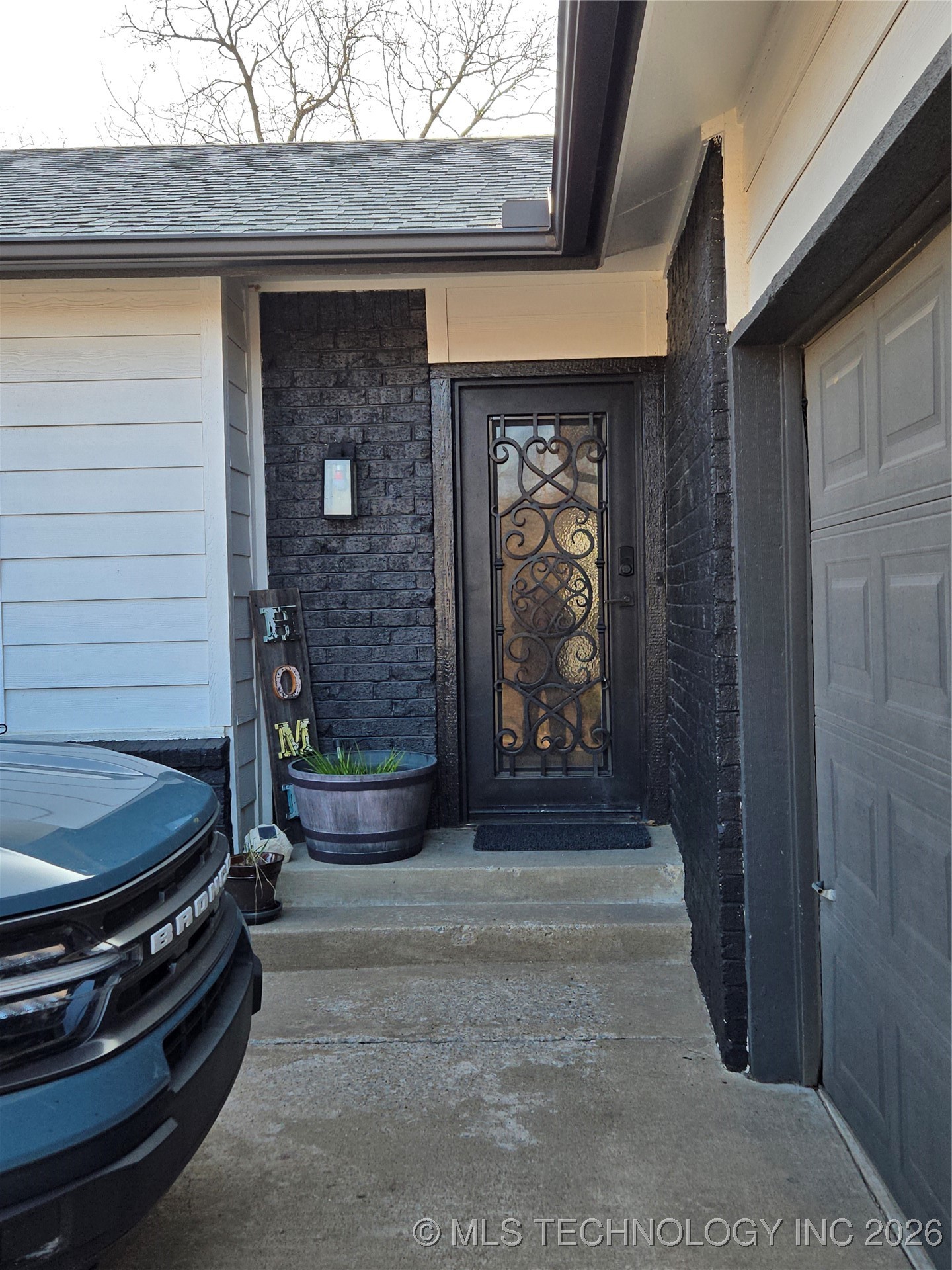 4251 Norfolk Avenue Property Photo 2