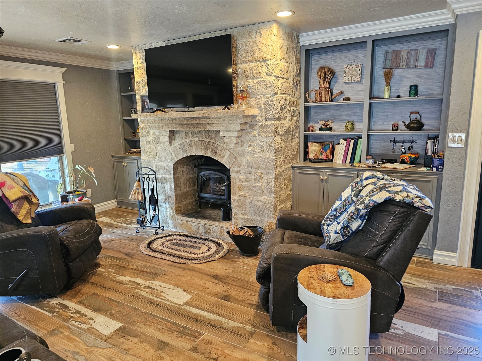 4251 Norfolk Avenue Property Photo 8