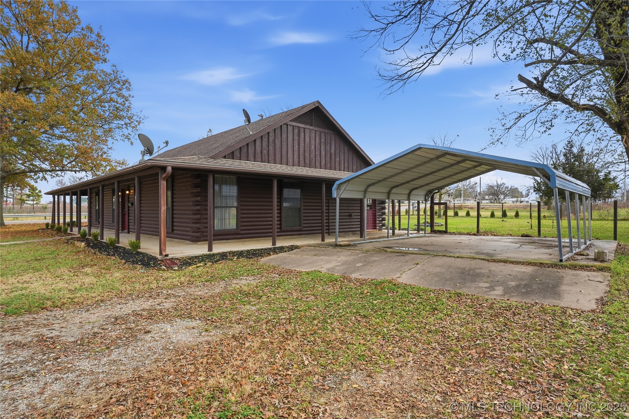 17310 E 400 Road Property Photo 6