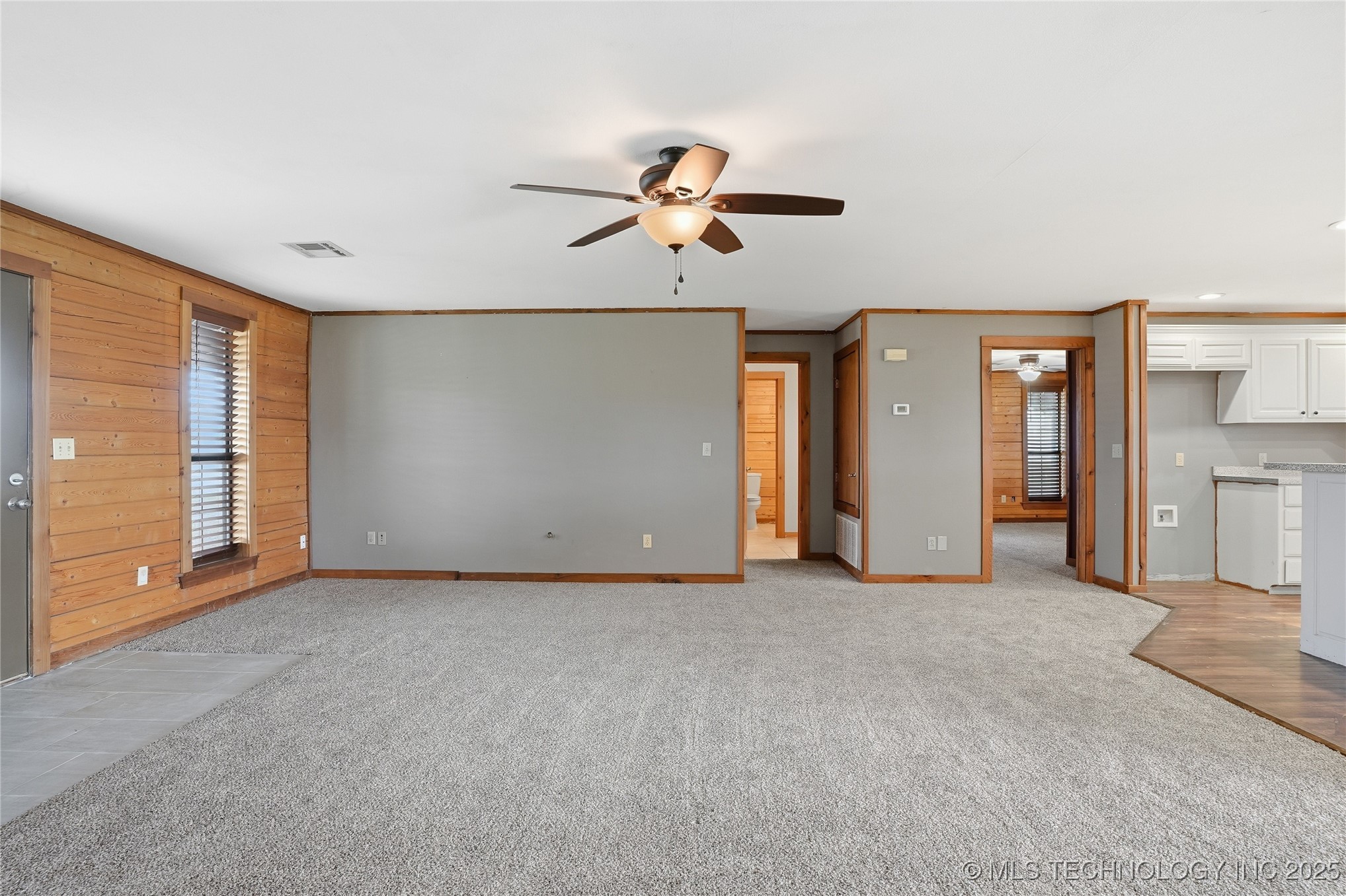 17310 E 400 Road Property Photo 12