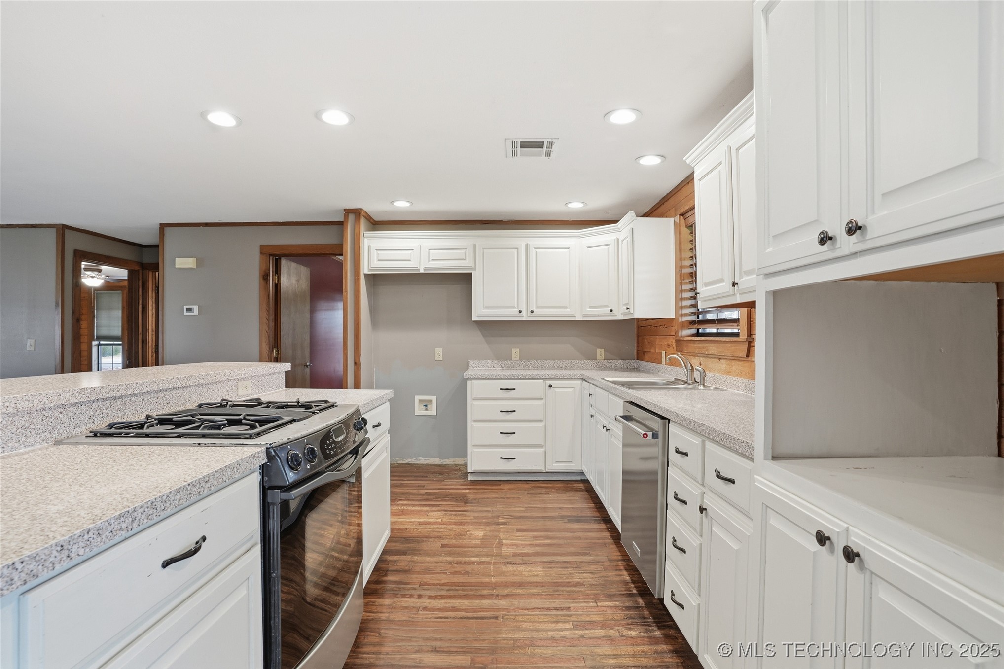 17310 E 400 Road Property Photo 20