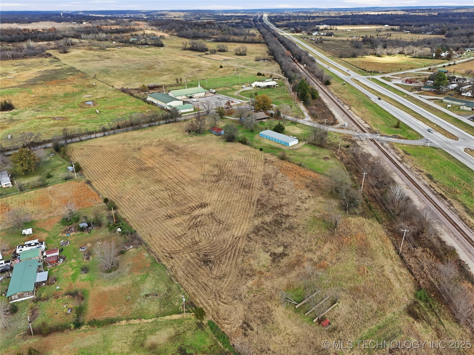 17310 E 400 Road Property Photo 64