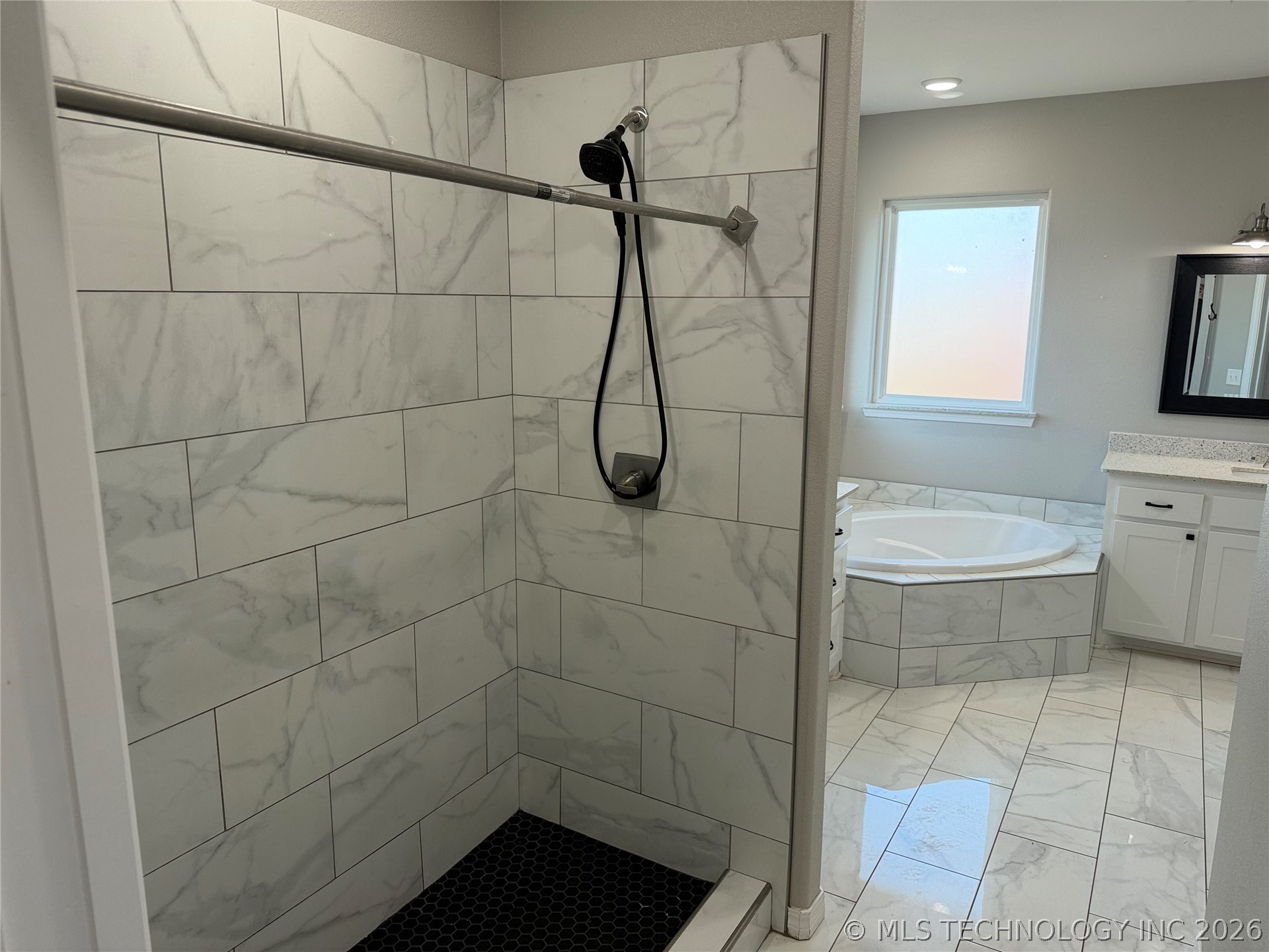 30 Lobo Lane Property Photo 12