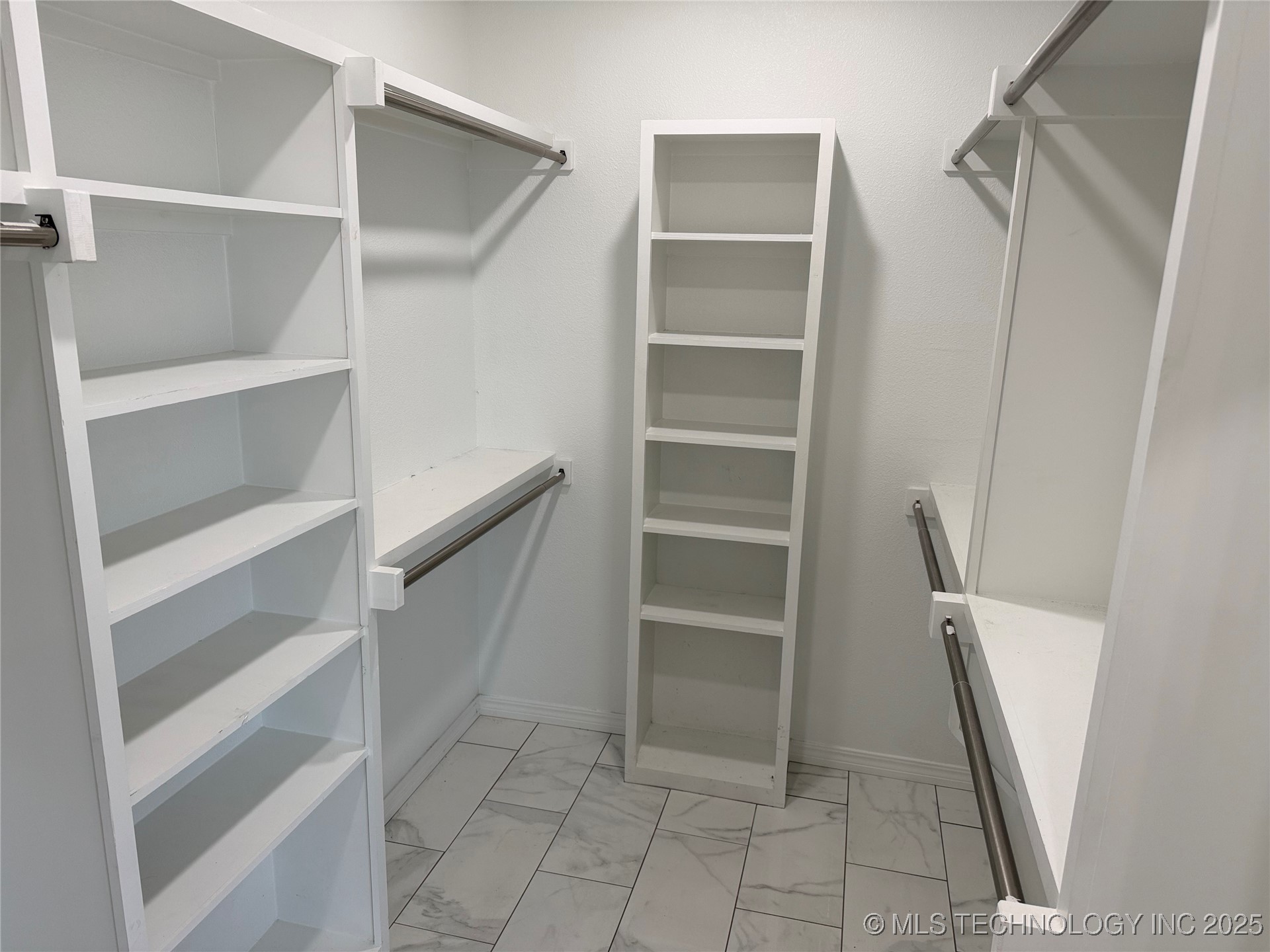 30 Lobo Lane Property Photo 13