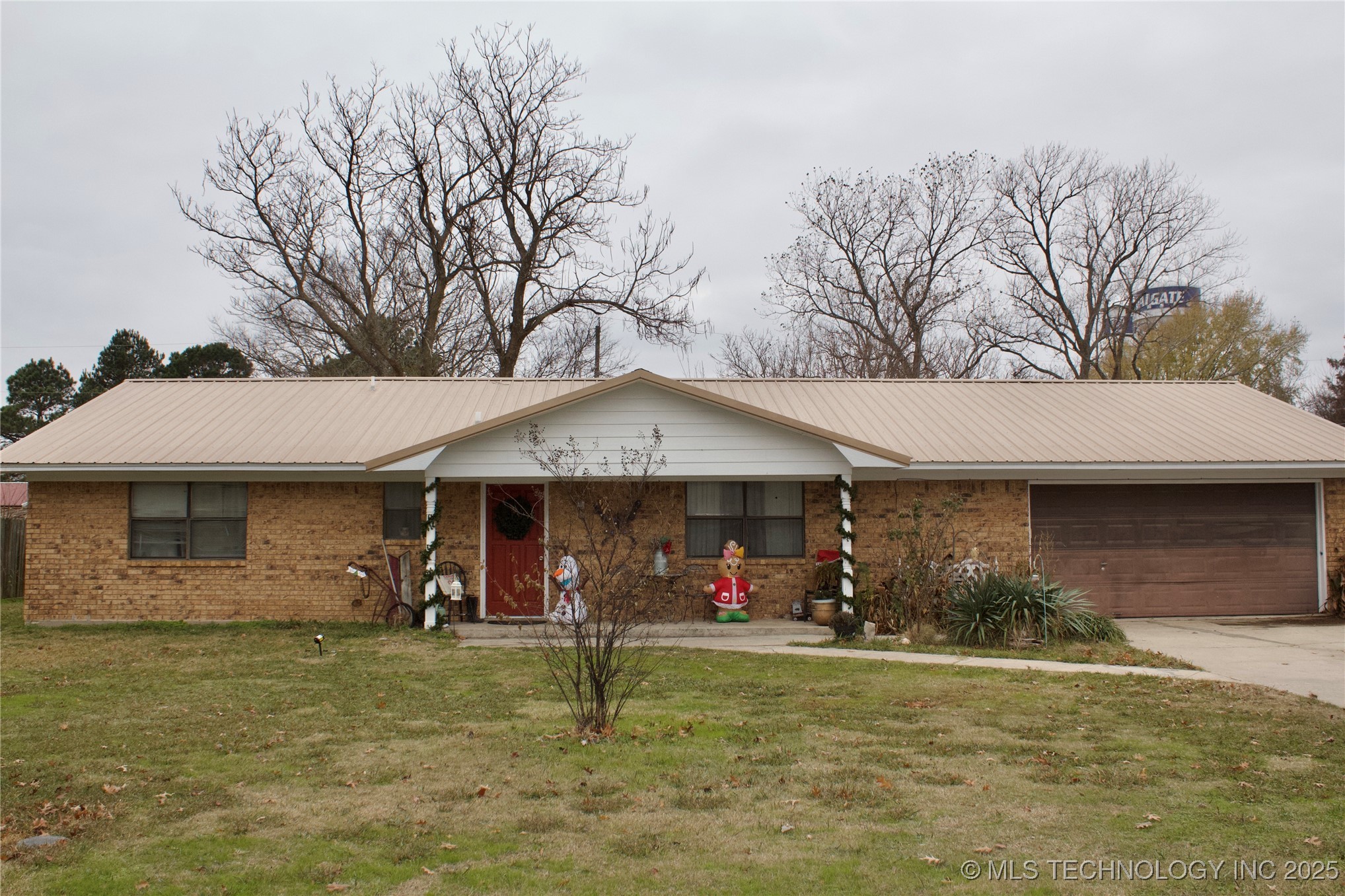 107 S Day Property Photo 1