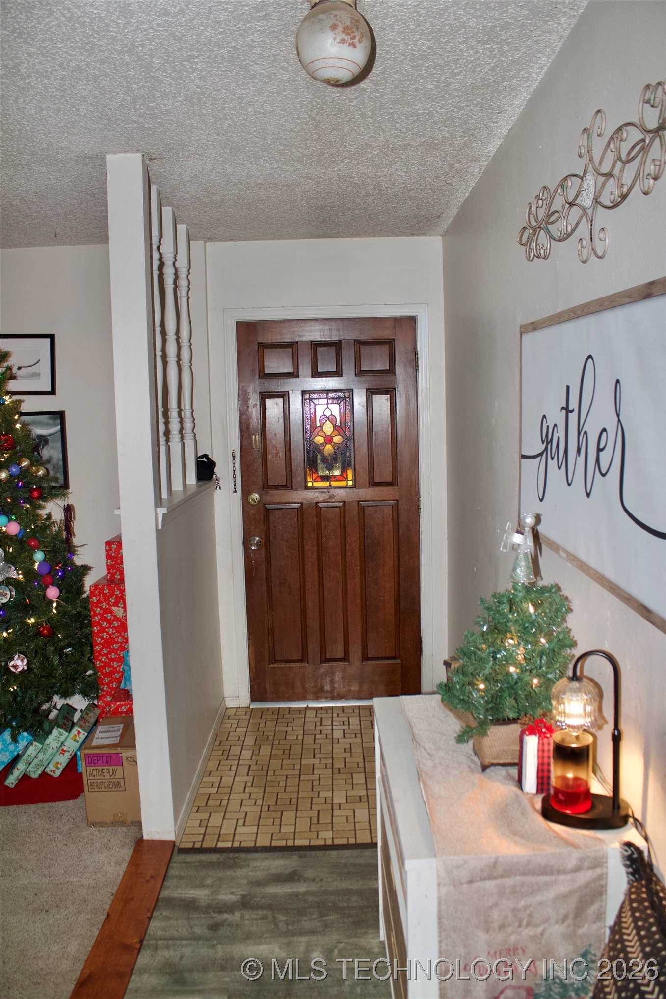 107 S Day Property Photo 2