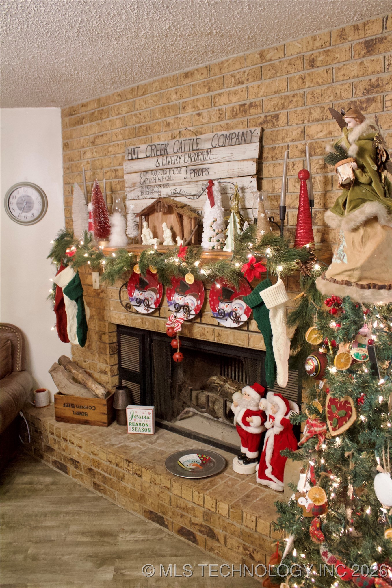 107 S Day Property Photo 9