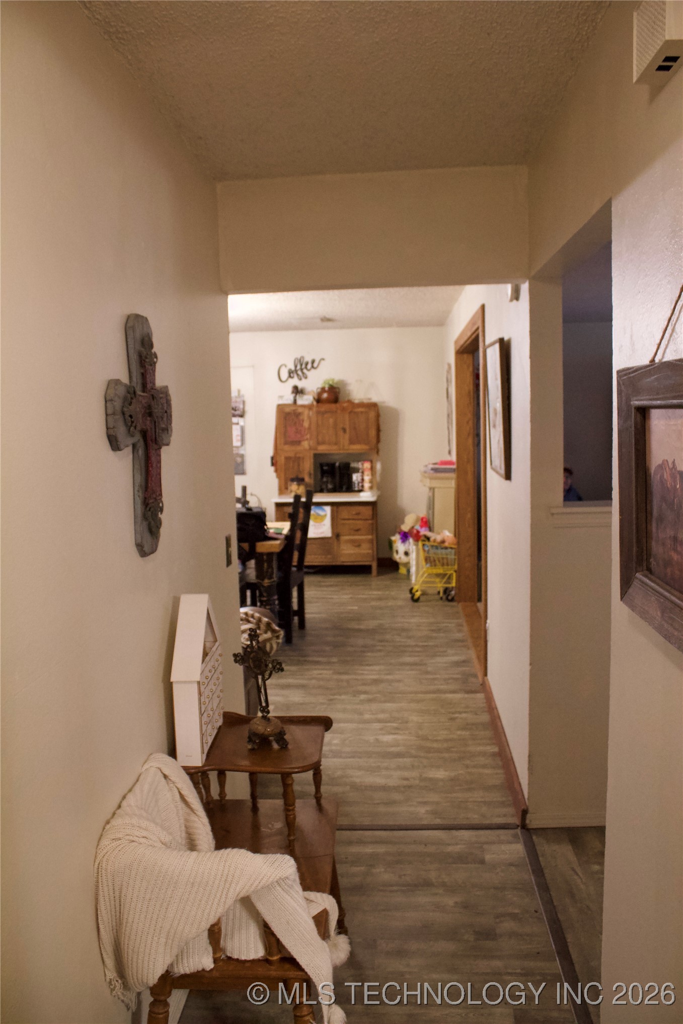 107 S Day Property Photo 11