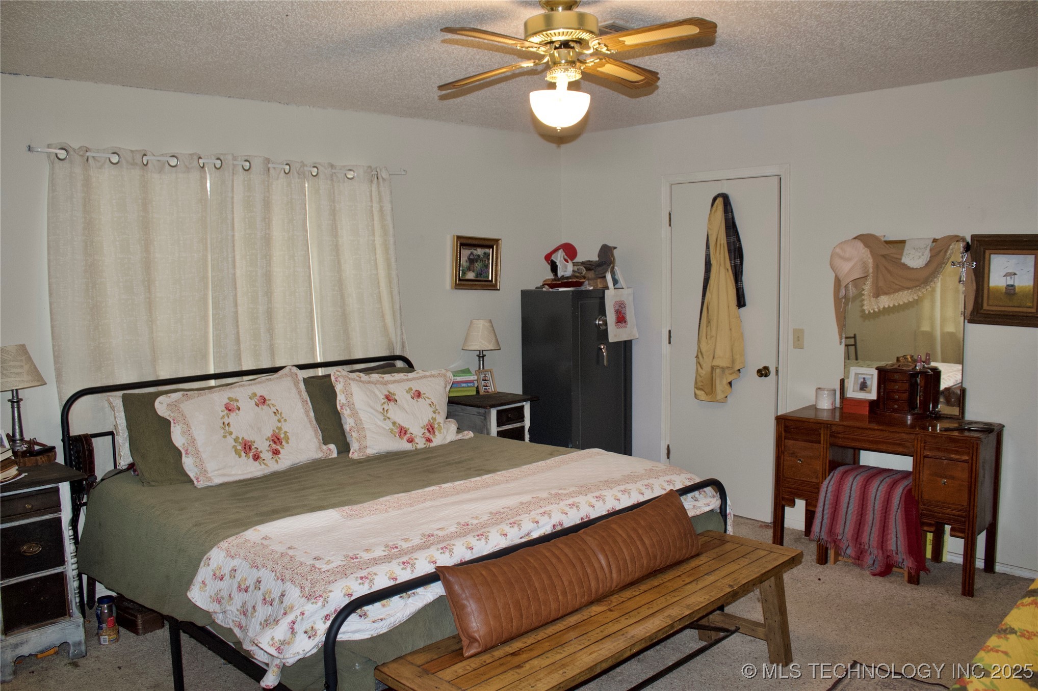 107 S Day Property Photo 15
