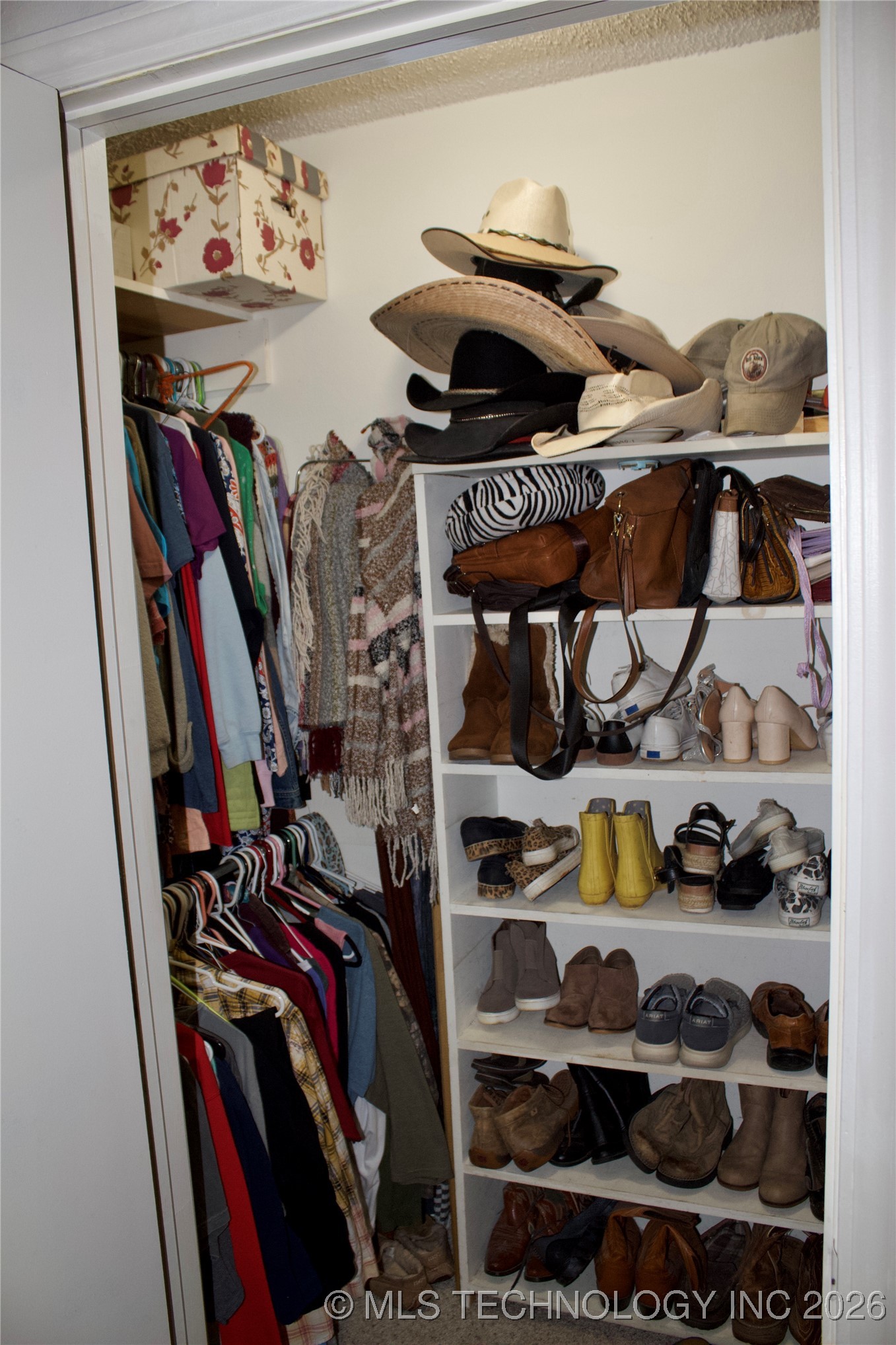 107 S Day Property Photo 17