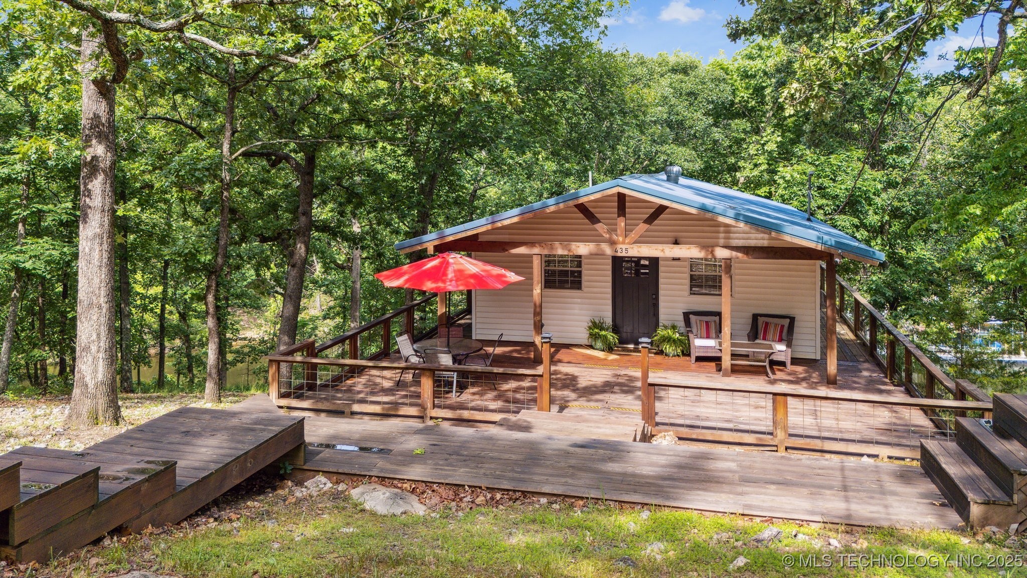 435 Tiawa Avenue Property Photo 2