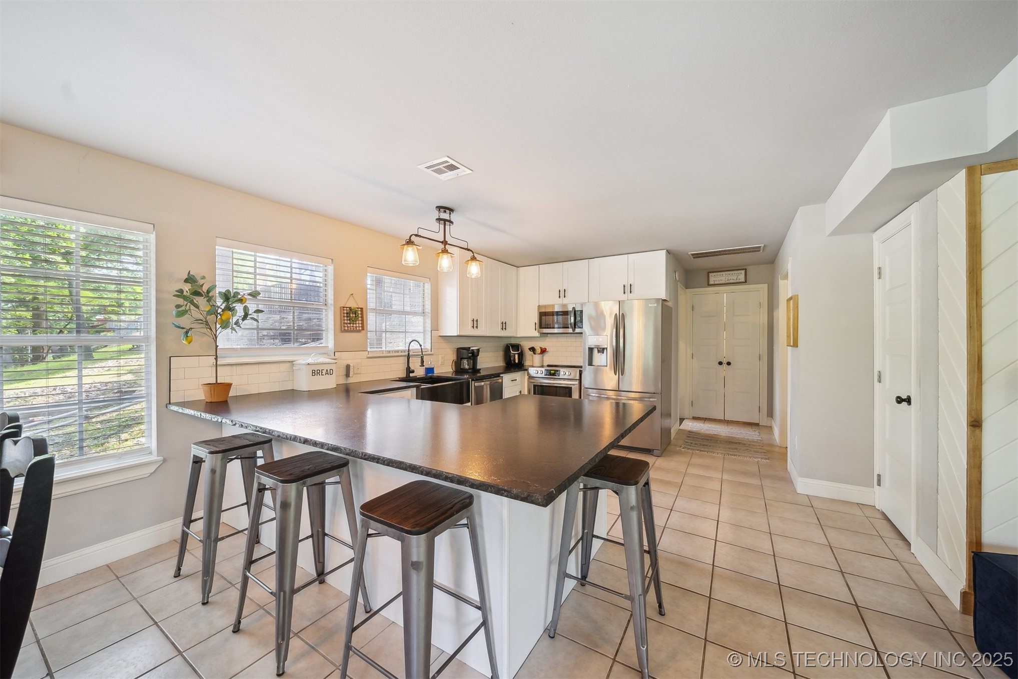 435 Tiawa Avenue Property Photo 5