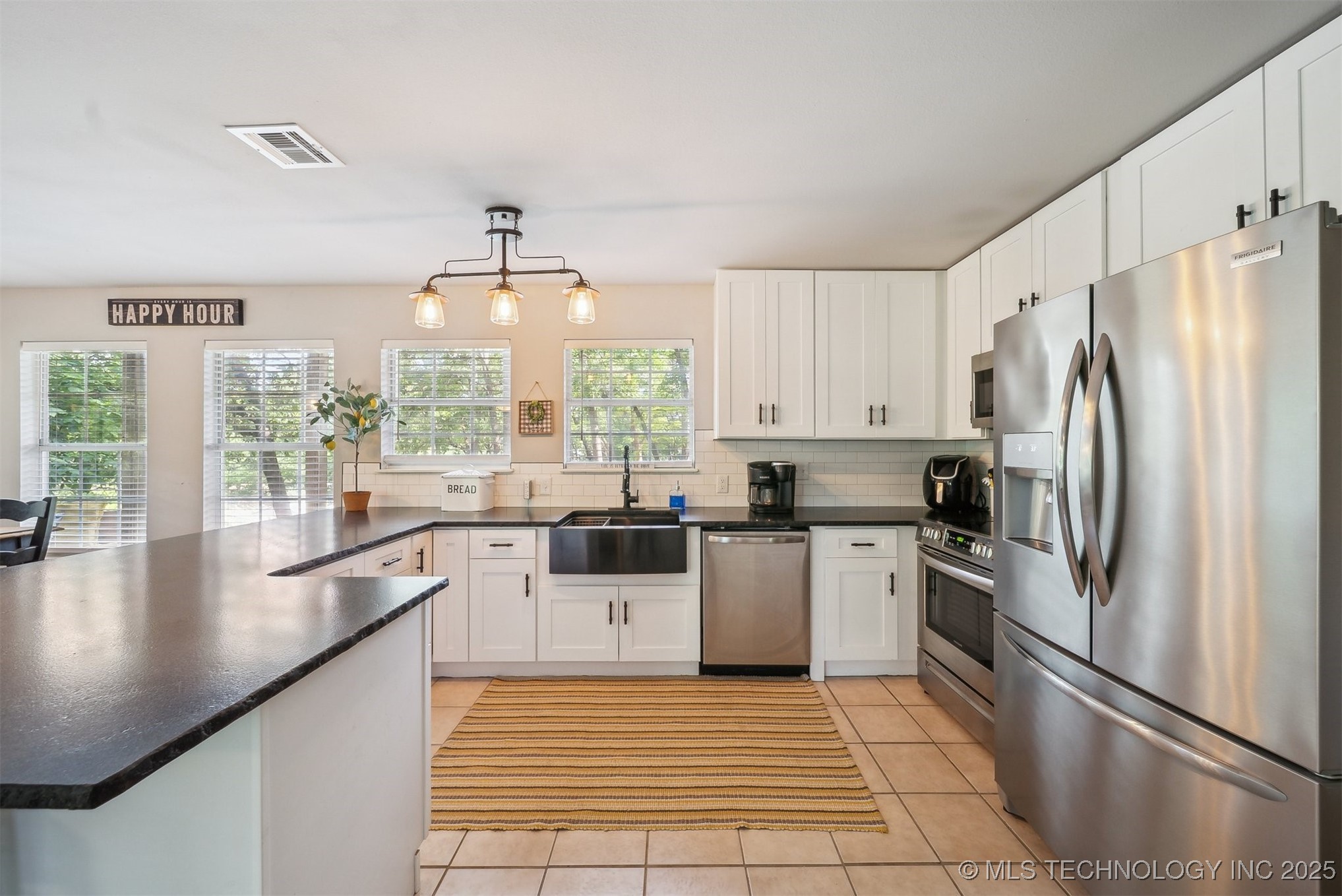 435 Tiawa Avenue Property Photo 6