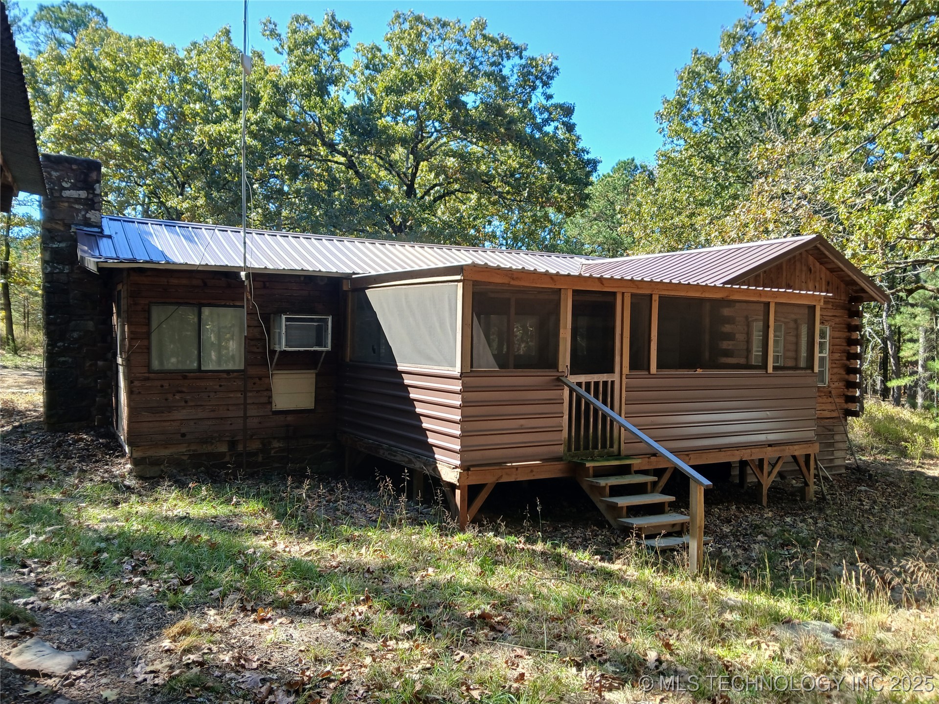 414823 Sherman Road Property Photo 2