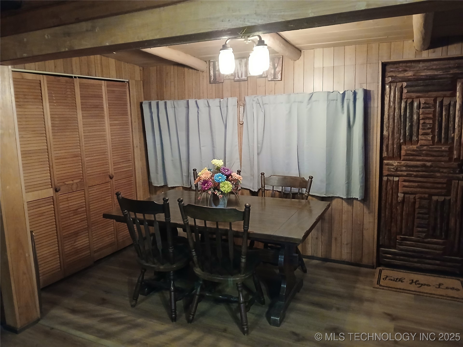 414823 Sherman Road Property Photo 6